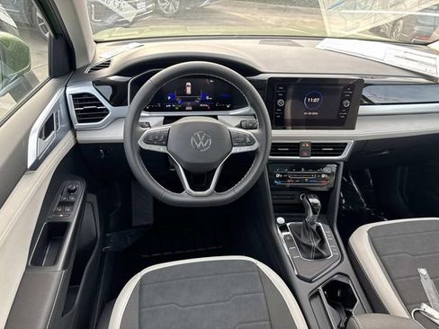 New 2025 Volkswagen Taos SE image 7