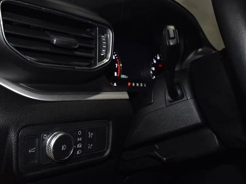 Used 2022 Ford Explorer XLT w/ Equipment Group 202A image 28
