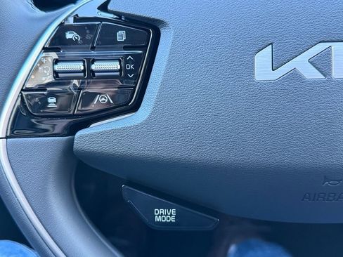 New 2026 Kia Niro EX image 19