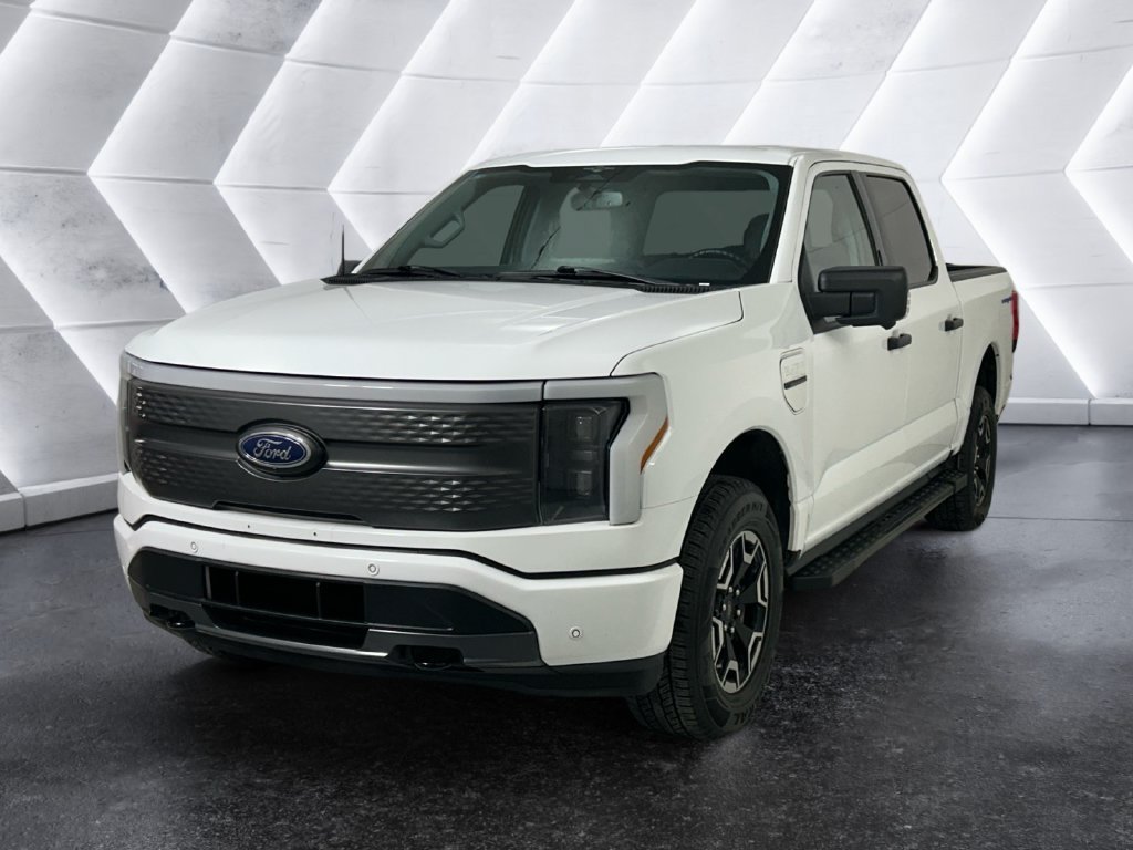 Used 2023 Ford F150 Lightning XLT AWD/4WD image 3