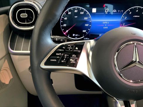 Used 2024 Mercedes-Benz GLC 300 4MATIC image 20