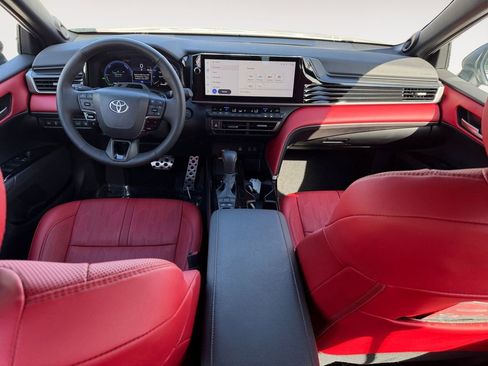 Used 2025 Toyota Camry XSE image 30