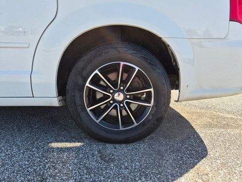 Used 2017 Dodge Grand Caravan GT FWD image 9