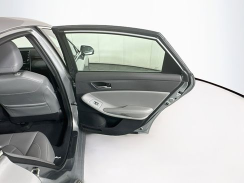 Used 2020 Toyota Avalon XLE FWD image 28