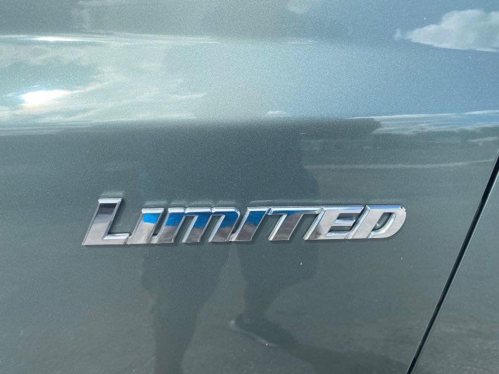 Used 2005 Toyota Highlander Limited w/ Leather Trim Pkg AWD/4WD image 38