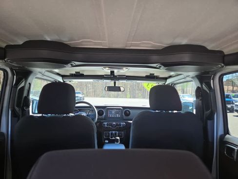 Used 2023 Jeep Wrangler Unlimited AWD/4WD image 39