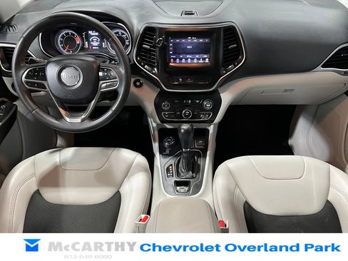 Used 2020 Jeep Cherokee Latitude Plus AWD/4WD image 25