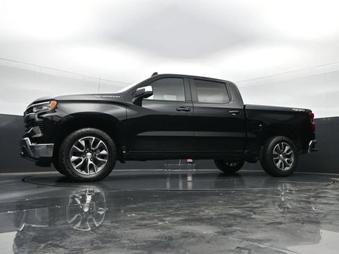 Used 2024 Chevrolet Silverado 1500 LT AWD/4WD image 45