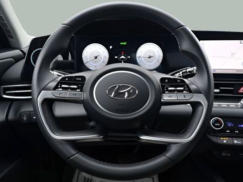 Used 2023 Hyundai Elantra SEL w/ Convenience Package FWD image 19