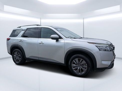 Used 2024 Nissan Pathfinder SV AWD/4WD image 1