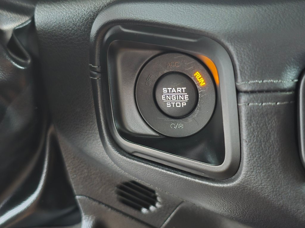 Used 2025 Jeep Wrangler Unlimited Rubicon AWD/4WD image 28