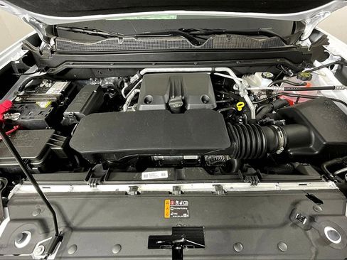 New 2025 GMC Canyon Elevation w/ Convenience Package image 2