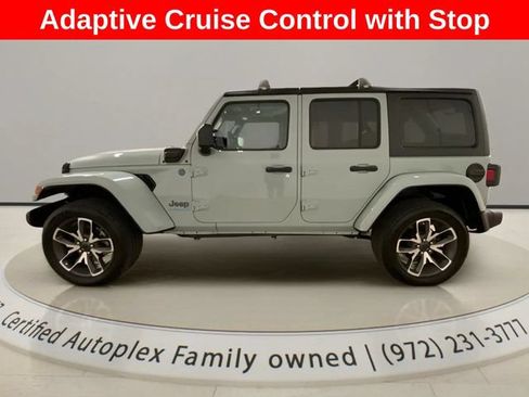 Used 2024 Jeep Wrangler Unlimited AWD/4WD image 2
