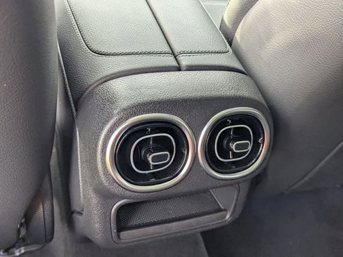 Used 2026 Mercedes-Benz GLC 300 4MATIC image 17