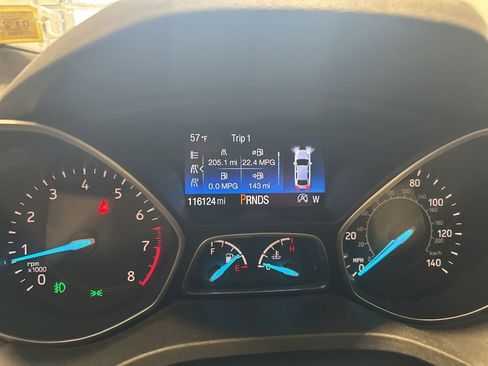 Used 2017 Ford Escape SE w/ Equipment Group 201A image 10