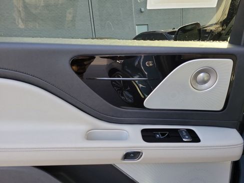New 2026 Lincoln Aviator Reserve image 14