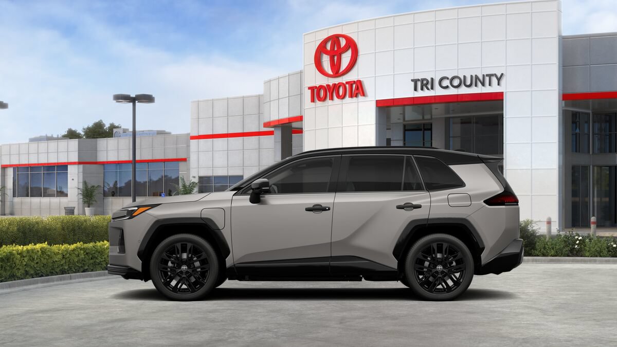 New 2026 Toyota RAV4 XSE w/ Panoramic Sun Roof Package AWD/4WD image 4