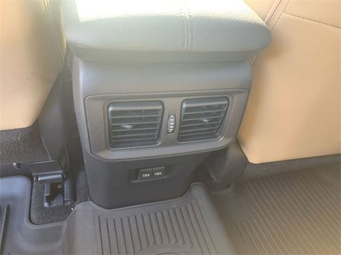 Used 2023 Toyota RAV4 Limited image 33