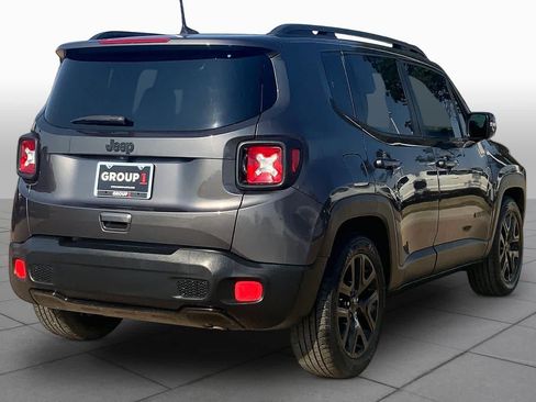 Used 2018 Jeep Renegade Altitude FWD image 12
