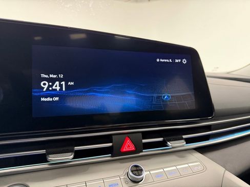 Certified 2024 Hyundai Elantra Limited image 19