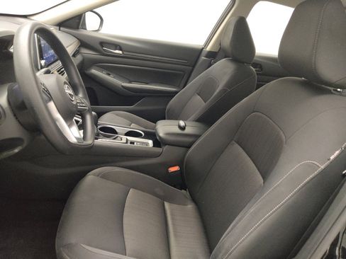 Used 2024 Nissan Altima 2.5 SV image 17