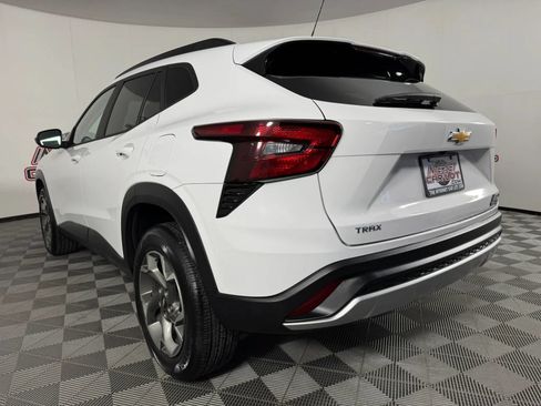 Used 2026 Chevrolet Trax LT FWD image 26