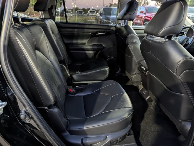Used 2026 Toyota Highlander XLE AWD/4WD image 31