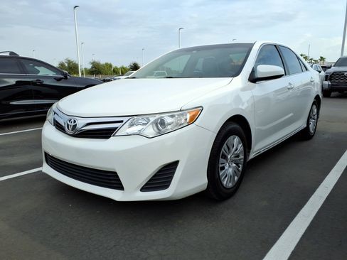 Used 2012 Toyota Camry LE FWD image 2