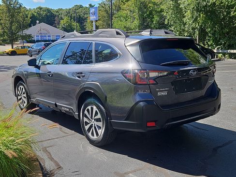 Used 2024 Subaru Outback Premium AWD/4WD image 21