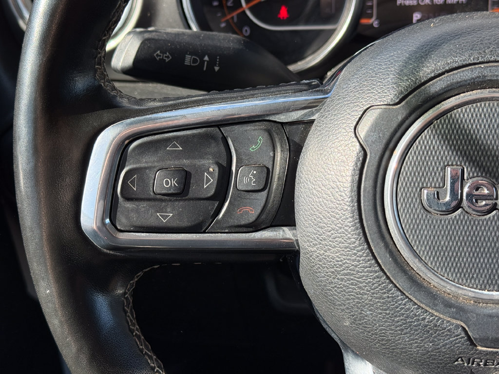 Used 2022 Jeep Wrangler Unlimited Sahara w/ Cold Weather Group AWD/4WD image 18