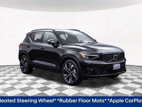 Used 2023 Volvo XC40 B5 Plus w/ Protection Package Premier image 12