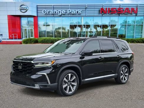 Used 2025 Honda Pilot Elite image 2