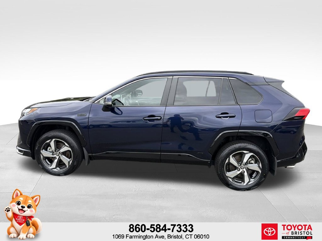 Used 2024 Toyota RAV4 SE w/ Weather & Moonroof Package AWD/4WD image 4