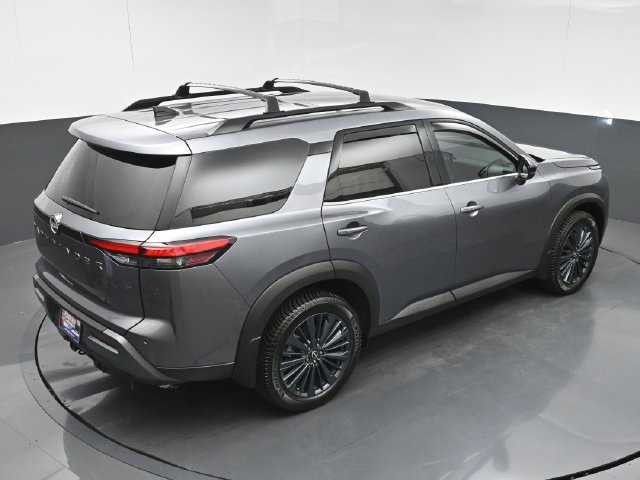 Used 2026 Nissan Pathfinder SL w/ SL Premium Package FWD image 32