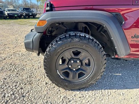 Used 2021 Jeep Wrangler Sport image 23