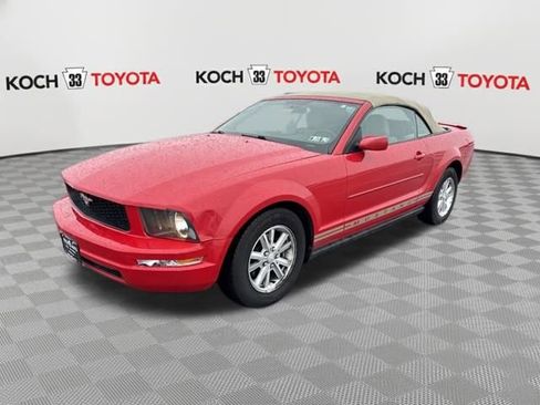 Used 2008 Ford Mustang Deluxe image 3