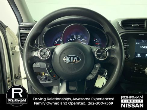 Used 2018 Kia Soul + image 11