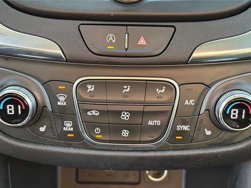 Used 2024 Chevrolet Equinox LT image 33