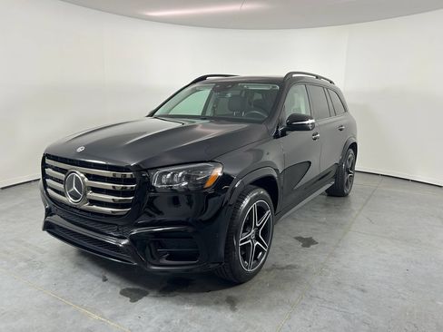 Used 2024 Mercedes-Benz GLS 450 4MATIC image 1