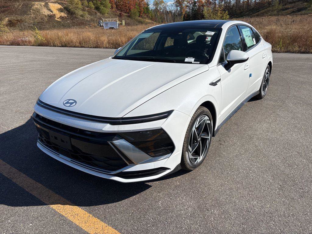 New 2025 Hyundai Sonata SEL FWD image 1