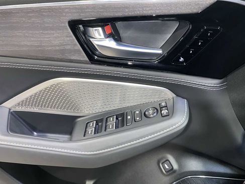 Used 2023 Acura MDX SH-AWD w/ Advance Package image 23