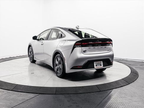 Certified 2024 Toyota Prius LE image 7