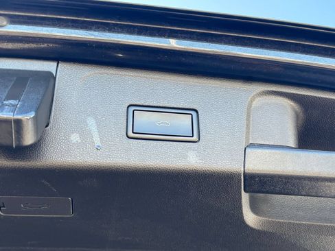 Used 2024 Volkswagen Atlas SE AWD/4WD image 22