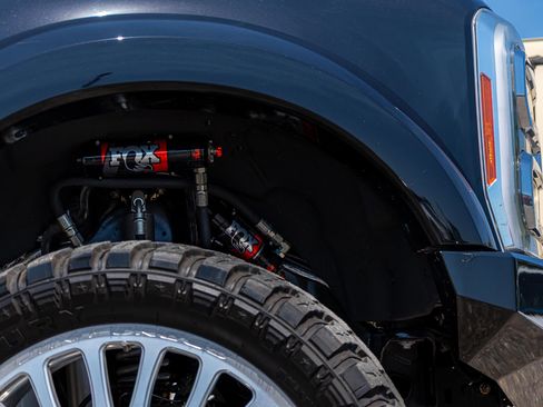 Used 2023 Ford F450 Platinum image 28