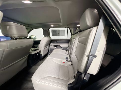 Used 2024 Toyota Sequoia Limited image 29
