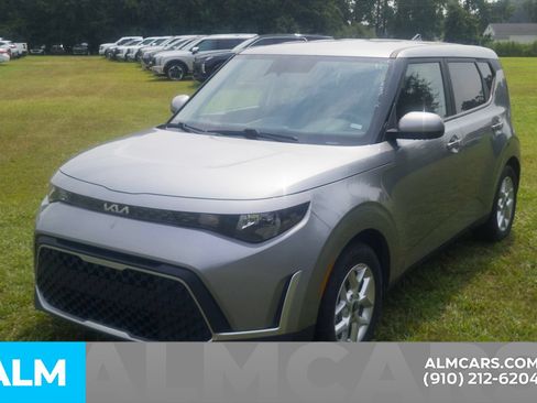Used 2024 Kia Soul LX w/ Option Group 015 FWD image 20