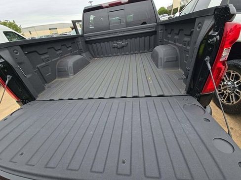 Used 2024 Chevrolet Silverado 1500 LT Trail Boss w/ LT Trail Boss Premium Package AWD/4WD image 12