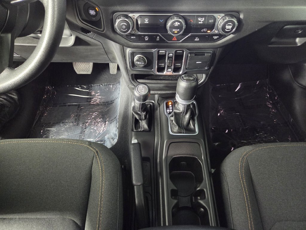 Used 2025 Jeep Wrangler Unlimited Sport AWD/4WD image 13