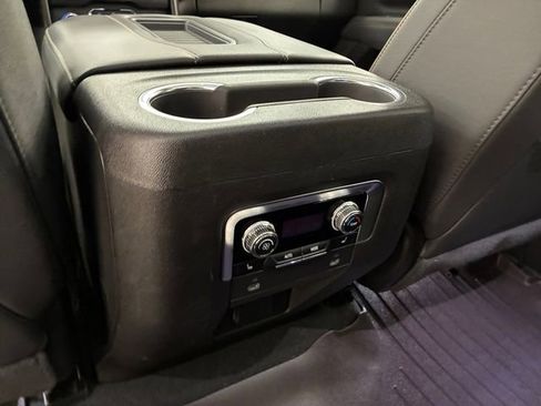 Used 2024 GMC Yukon XL AT4 w/ AT4 Premium Package AWD/4WD image 19