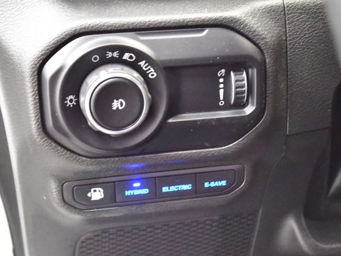 Used 2023 Jeep Wrangler Unlimited Rubicon 4xe w/ Cold Weather Group AWD/4WD image 13